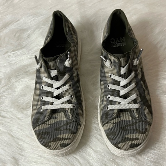 Madden NYC Shoes - MADDEN NYC ECO LUX GLYCERINE GREEN CAMO PRINT SNEAKERS SHOES Size 8W, EUR 40